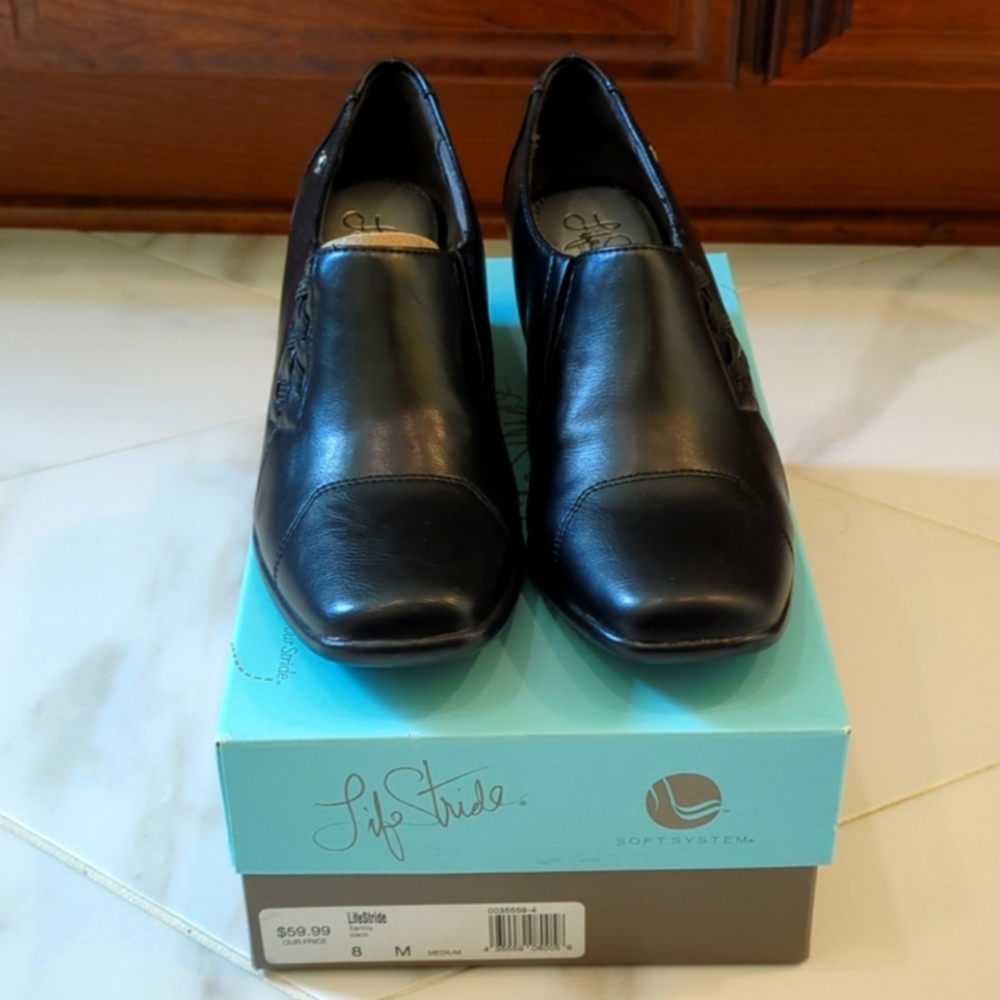 NIB Life Stride Earthly Black shoes